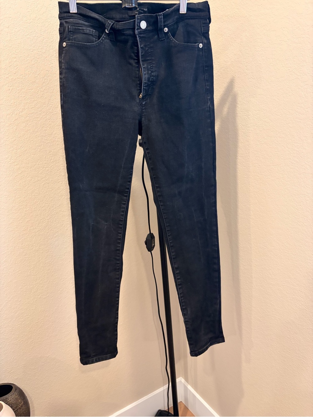 Banana Republic Women's Skinny Jeans in Black
